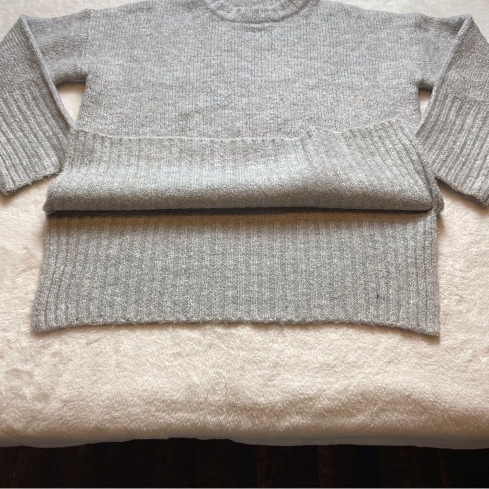 TopShop Gray Crew Neck Long Sleeve Sweater Size 2 - Picture 7 of 10